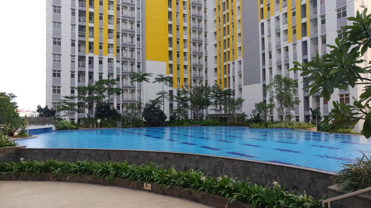 Pool View And Homey 2br Springlake Summarecon By Travelio *